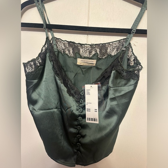Urban outfitters lace and green cami crop top - Picture 3 of 3